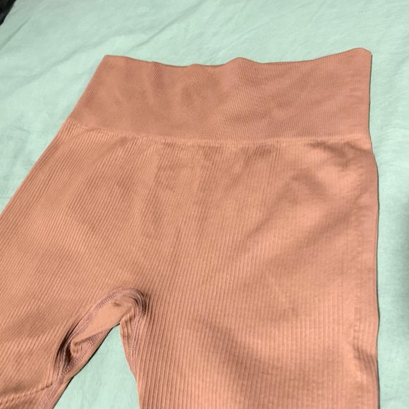 Ribbed Seamless Brown Leggings, Size Small - Picture 4 of 5